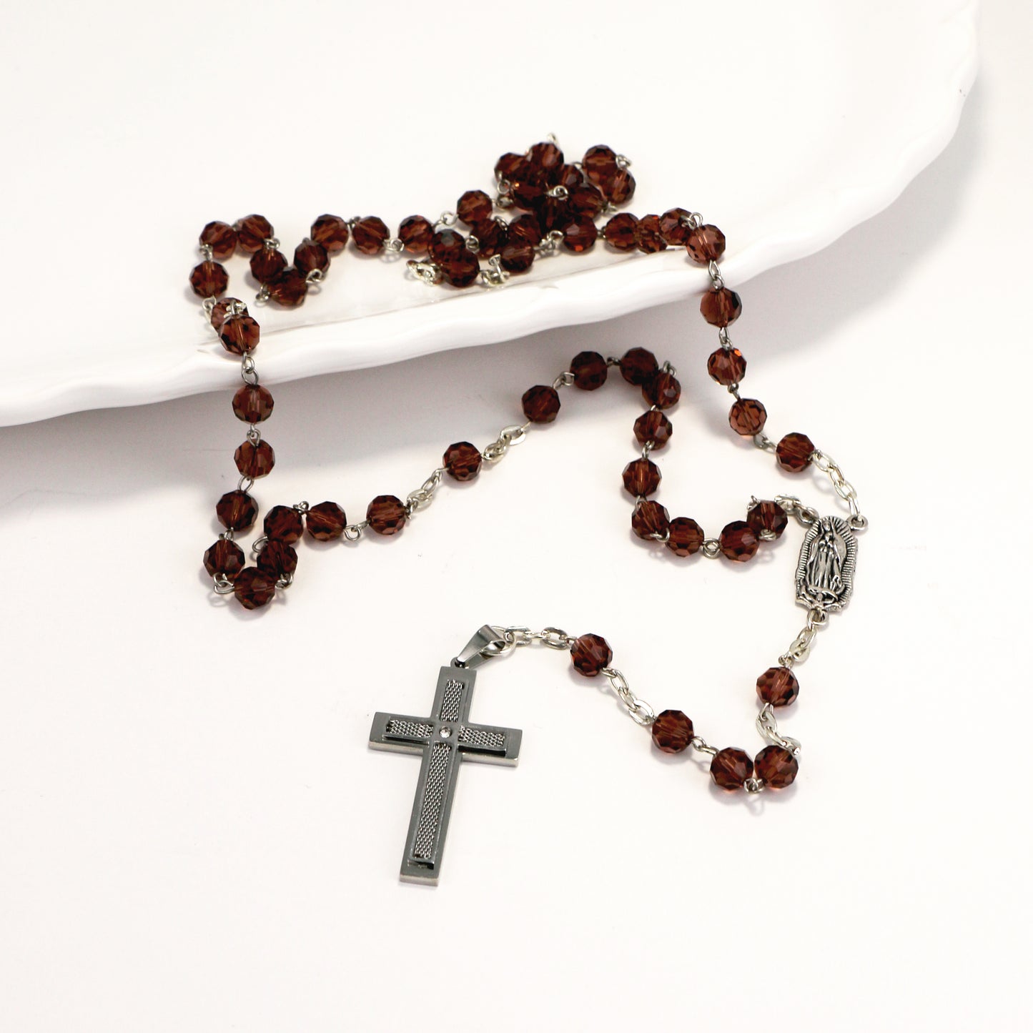 Ginette Reno - Chapelet avec billes bourgogne, croix argentée 196-4