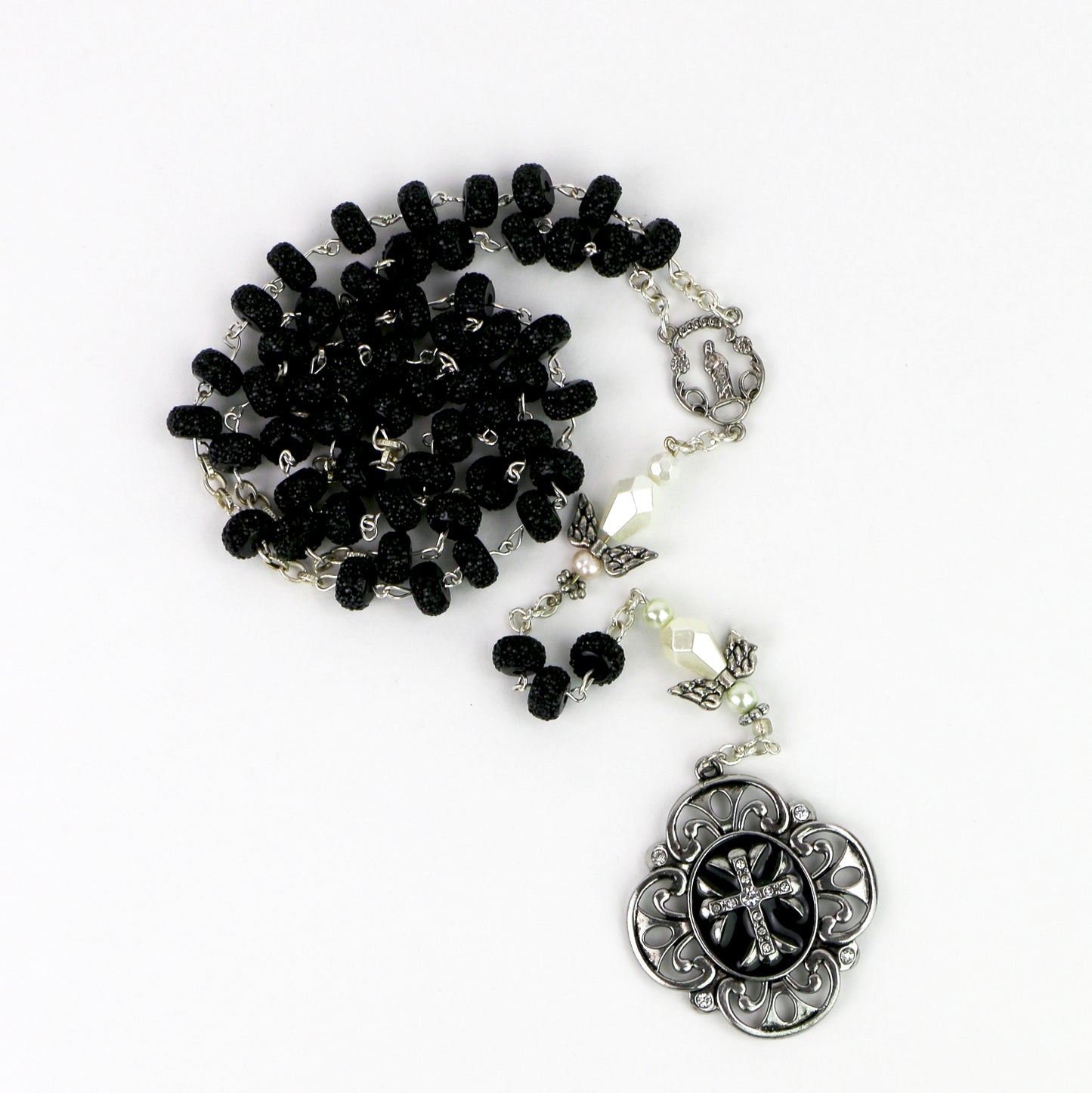 Ginette Reno - Chapelet avec billes noires brillantes, croix spéciale 2 tons 250-1